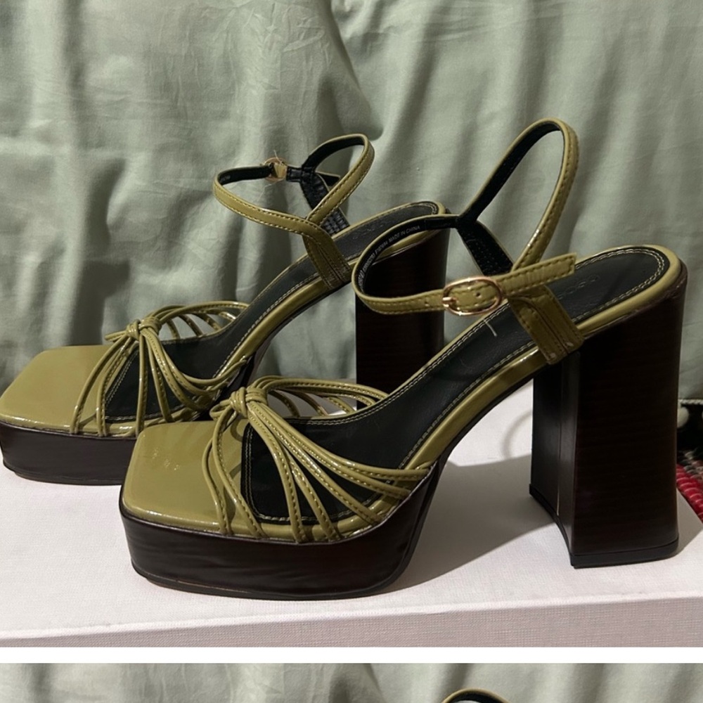 NWOT ASOS Platform Green Heels with Square Toe